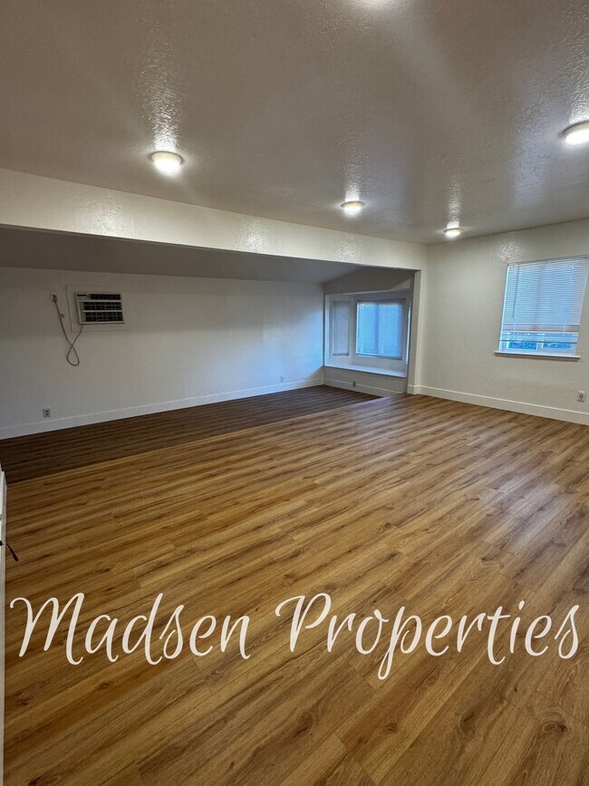 Foto del edificio - 3156 Burdick Rd