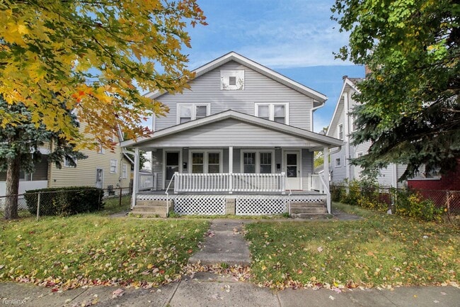 Foto del edificio - 3 br, 1 bath Duplex - 1318-1320 East 20th ...