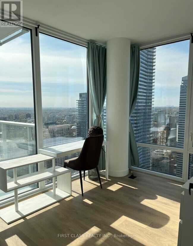 Photo du bâtiment - 501 Yonge St