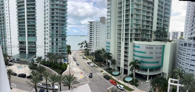 Foto del edificio - 1300 Brickell Bay Dr