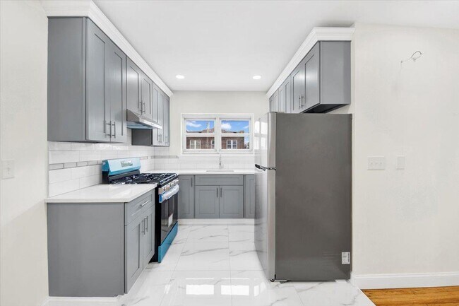Foto del edificio - 4392 Carpenter Ave