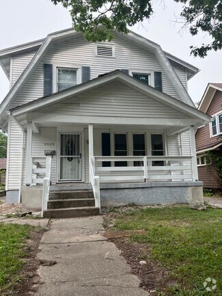 Building Photo - 2028 Eastview Ave