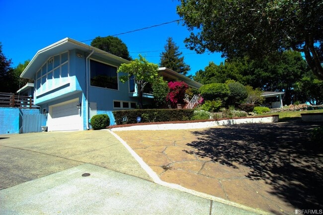 Building Photo - 126 Newton Dr