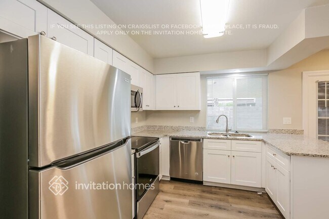 Foto del edificio - 701 N Comanche Dr