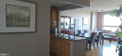 Building Photo - 717 S Christopher Columbus Blvd