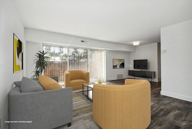 Building Photo - Hampton Manor Apartments & Townhomes
