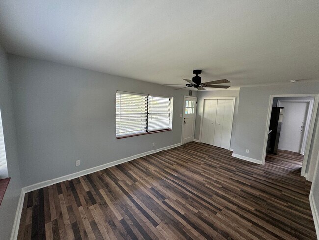 Foto del edificio - 1284 Ingleside Ave