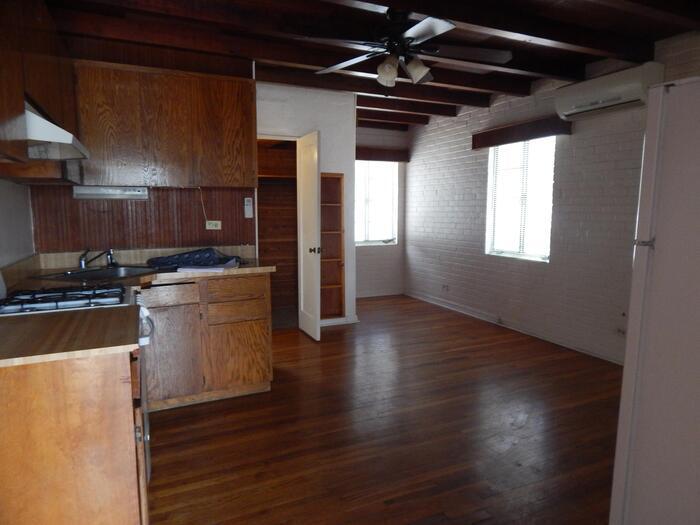 Foto del edificio - FOR RENT