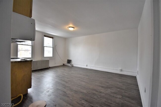 Building Photo - 237 Haledon Ave