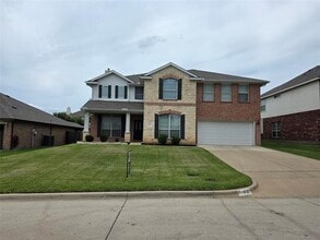 Building Photo - 625 Manchester Dr