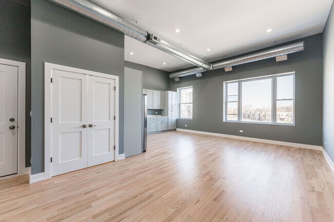 Foto del edificio - 2620 N Milwaukee Ave