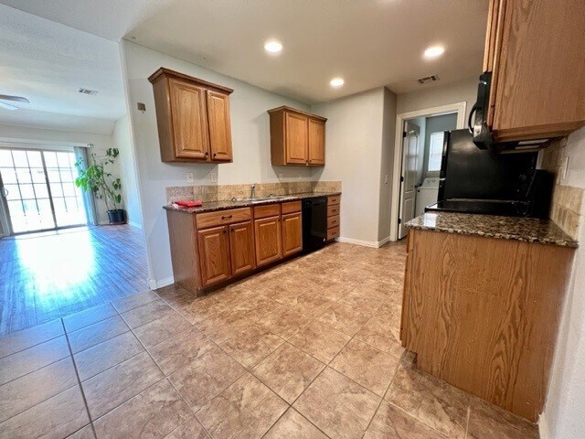 Foto del edificio - 4041 W Spring House Dr
