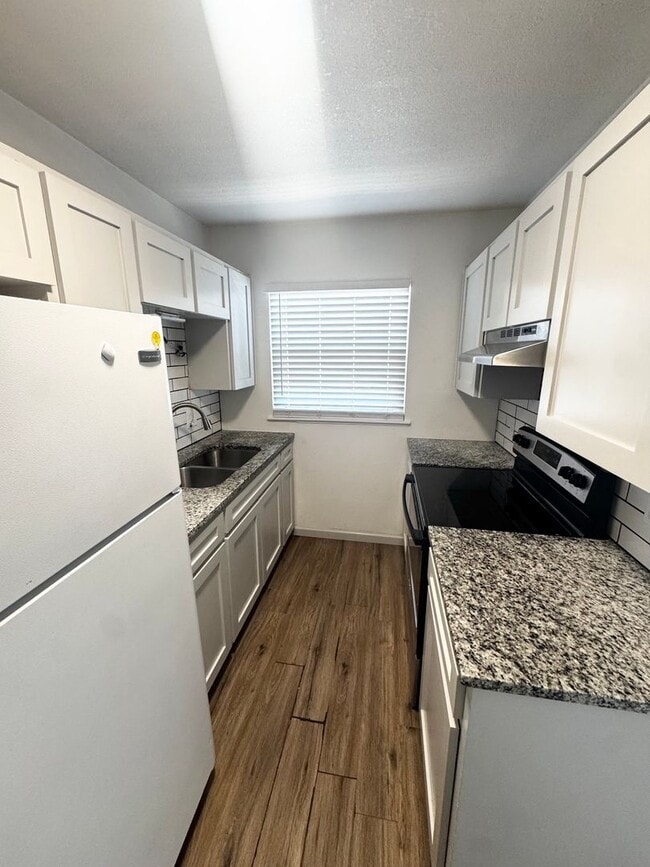 Building Photo - 4707 Shadylane Dr