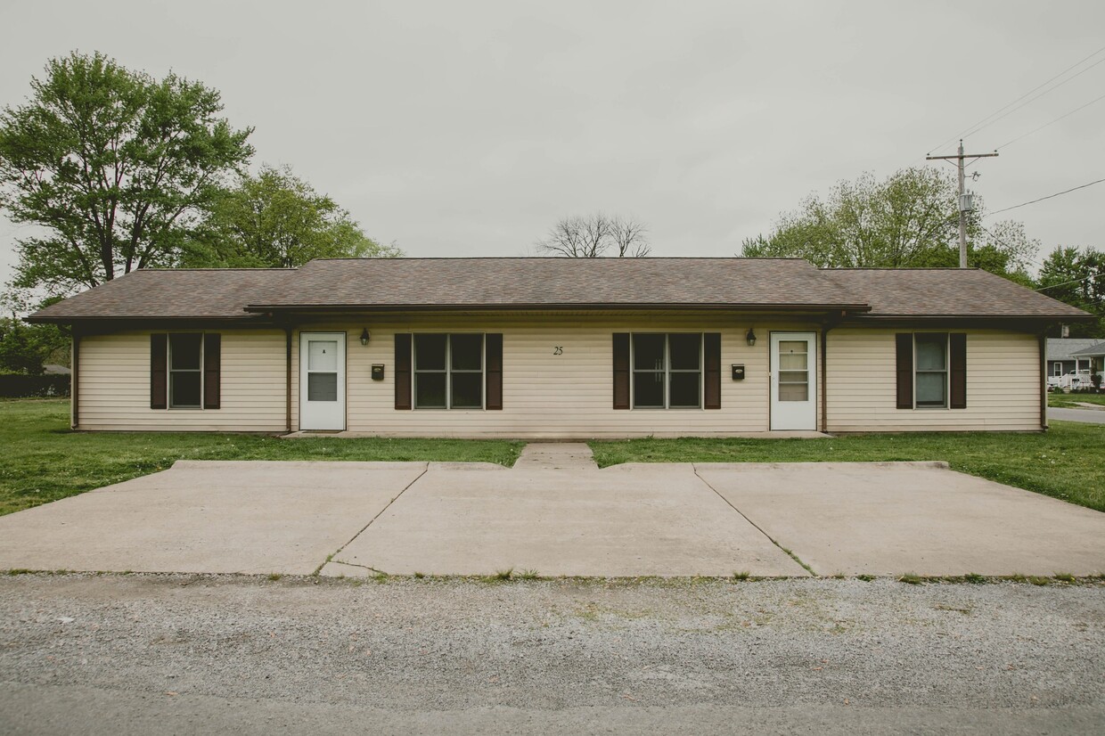 Primary Photo - 25 N Musselman Ave