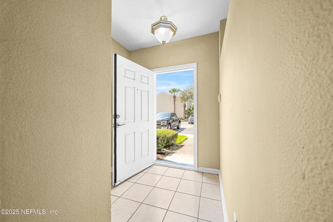 Foto del edificio - 8230 Dames Point Crossing Blvd