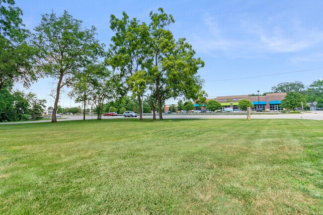 Foto del edificio - 2576 Plainfield Rd