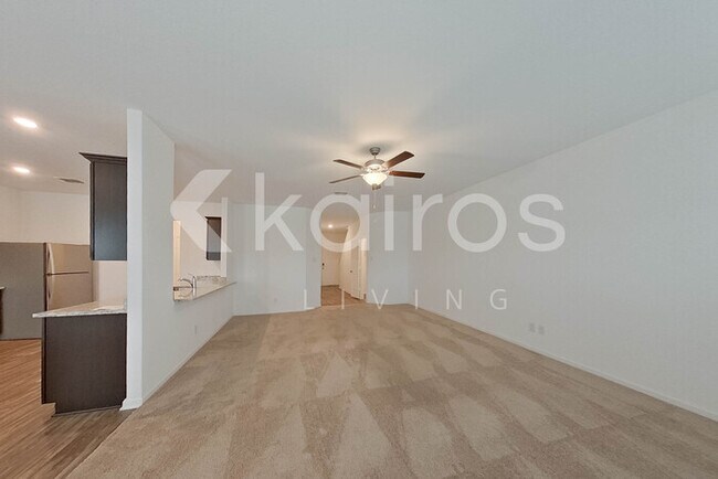 Building Photo - 950 Shady Brk