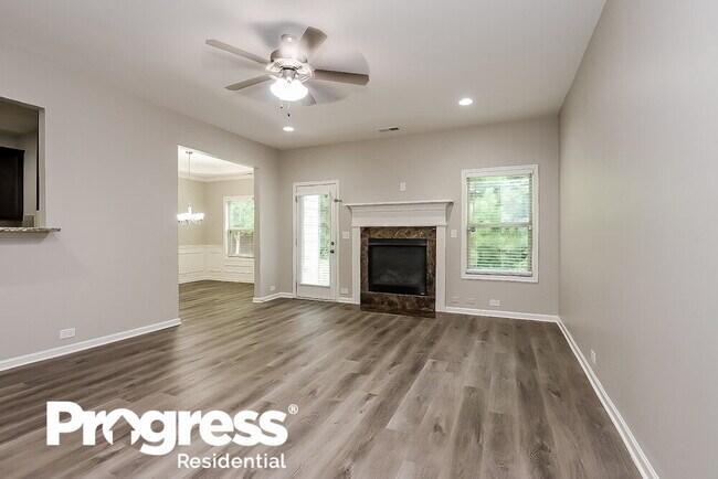 Building Photo - 4038 Lake Manor Way