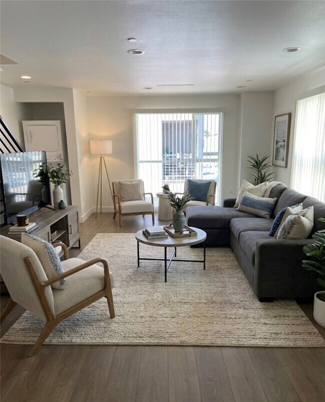 Foto del edificio - 11516 Emelita St