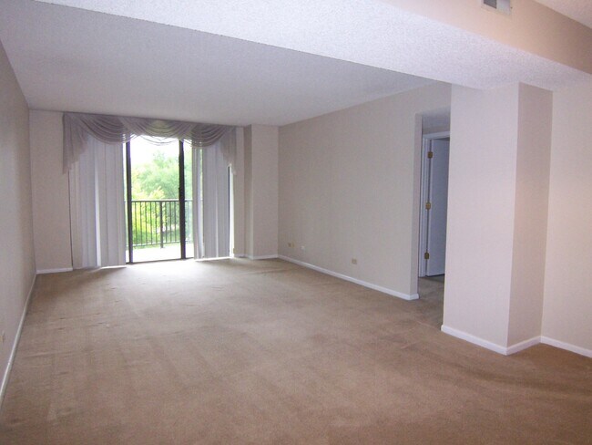 Building Photo - 511 Aurora Ave