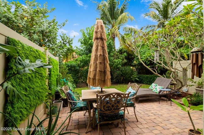 Building Photo - 746 Ventura Dr