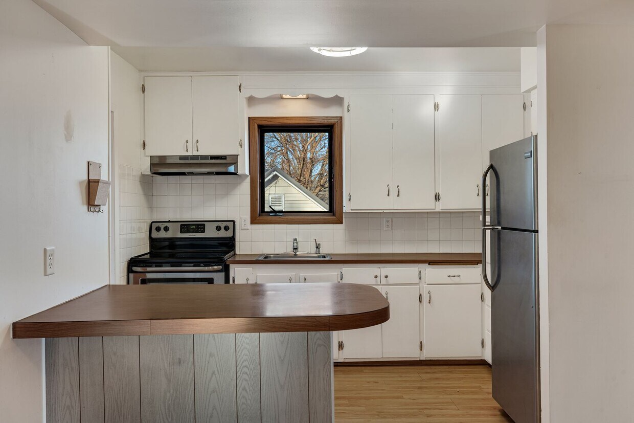 Foto principal - 526 8th Ave S