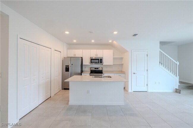 Foto del edificio - 14310 Oviedo Pl