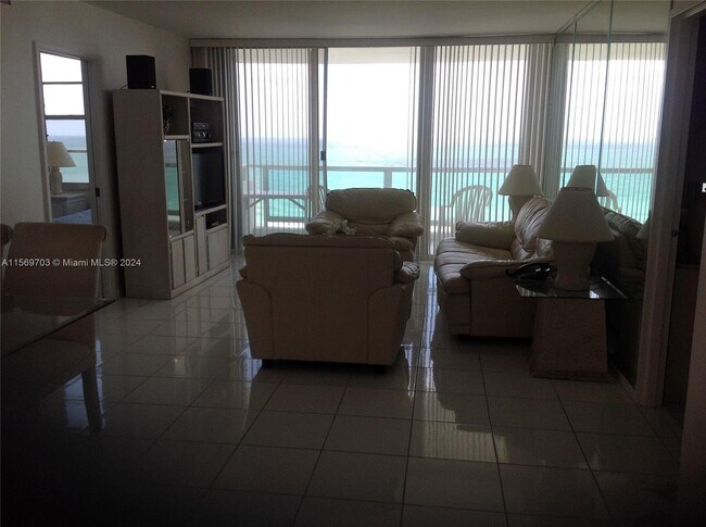 Building Photo - 5151 Collins Avenue Apt #1119, Miami, FL 3...