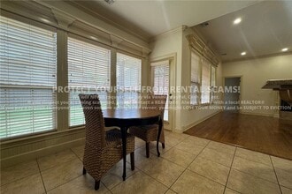Building Photo - 1201 SW Westbury Pl