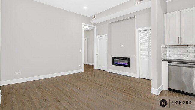 Foto del edificio - 807 N Wabash Ave