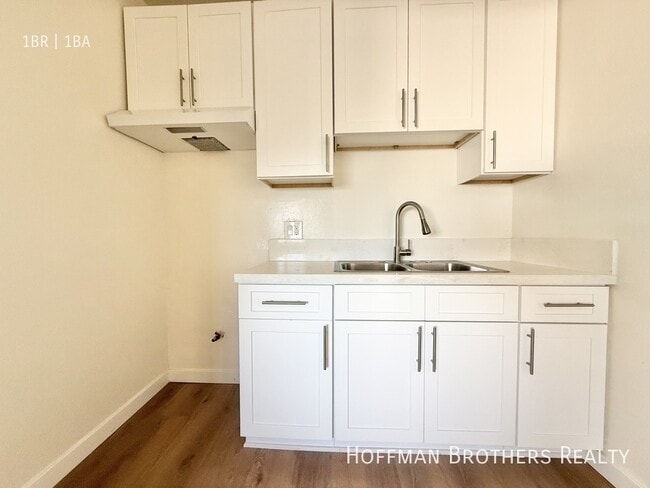Building Photo - 1254 W 110th St