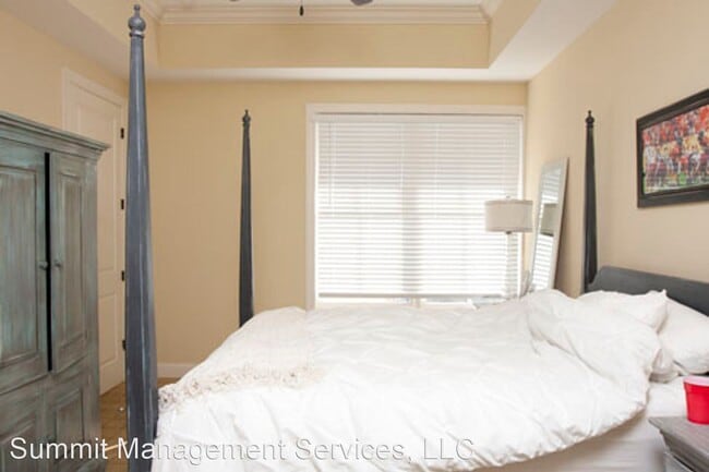 Building Photo - 1 br, 1 bath House - 1200 Jefferson #306