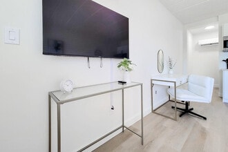 Building Photo - 7737 Lundy's Ln