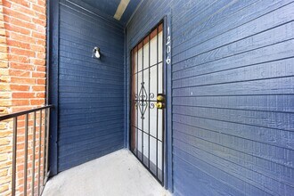 Building Photo - 13480 S Thorntree Dr