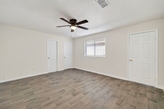 Building Photo - 20119 Telegraph Square Ln