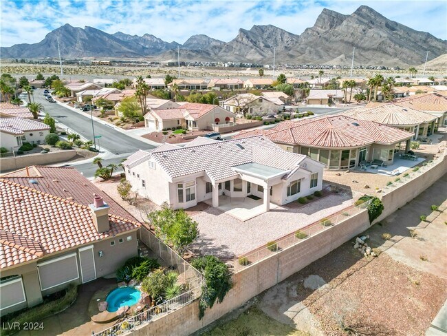 Foto del edificio - 2140 Hot Oak Ridge St