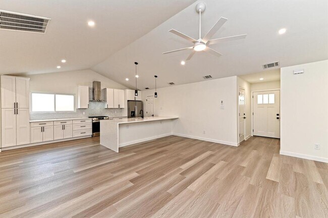 Building Photo - 1606 Normeadows Cir