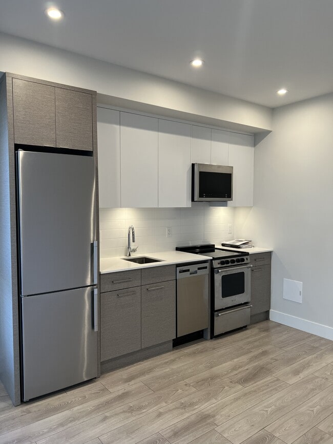 Building Photo - 45500-45500 Market Way