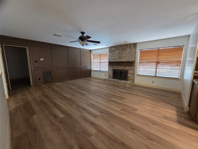 Foto del edificio - 14718 Earlswood Dr