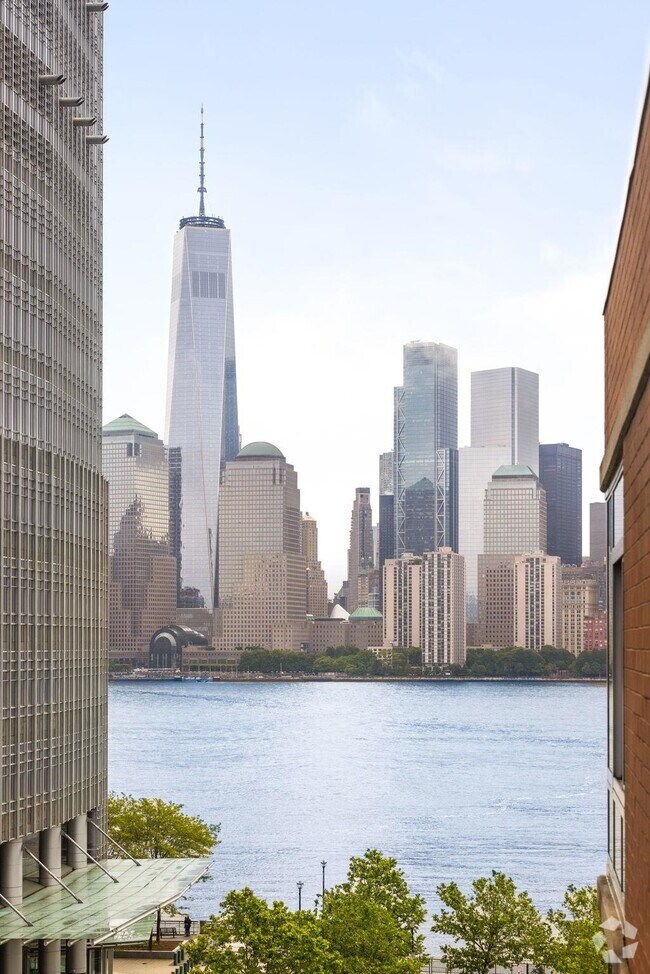 Building Photo - 25 Hudson St