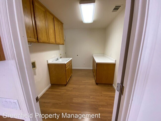 Building Photo - 3 br, 2 bath House - 18385 Milford Dr.