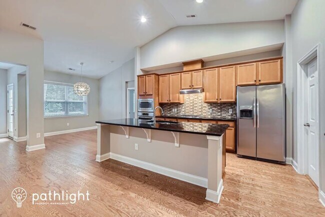 Building Photo - 10313 Woodview Cir