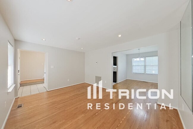 Building Photo - 5105 Aldershot Dr