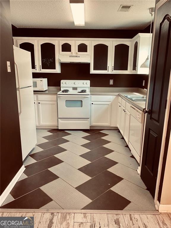 Building Photo - 556 Fox Creek Crossing