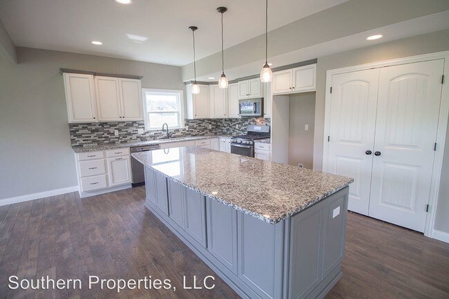 Foto del edificio - 4 br, 2.5 bath House - 5651 Ralph Dobbs Way