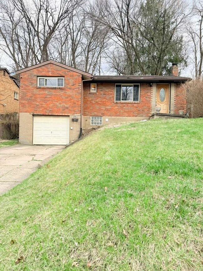 Building Photo - 227 Anthon Dr