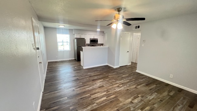 Building Photo - 4620 Miller Ave