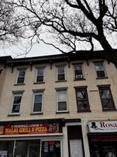 Building Photo - 570 Main St