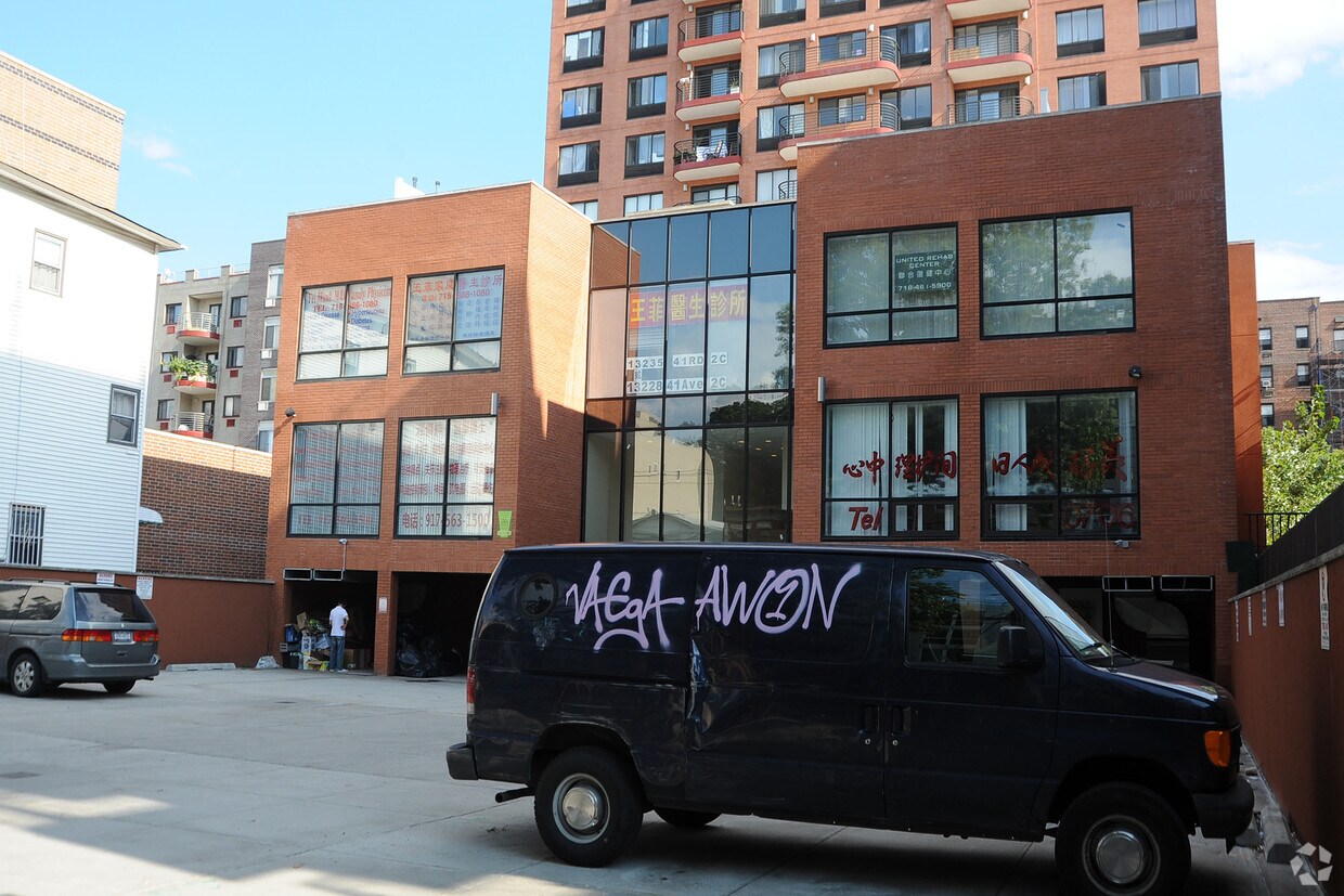 Foto principal - 132-26 41st Ave
