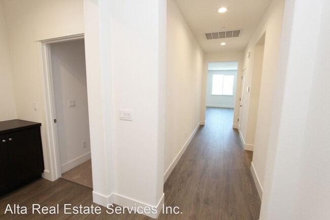 Building Photo - 4 br, 2 bath House - 1240 Gypsum Drive